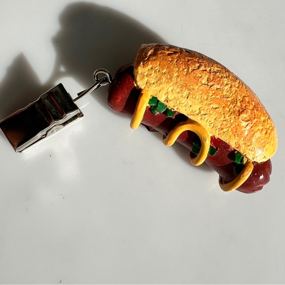 Vintage Realistic 3D Hot Dog Clip Resin Novelty Food Art Hand Painted nWOT
